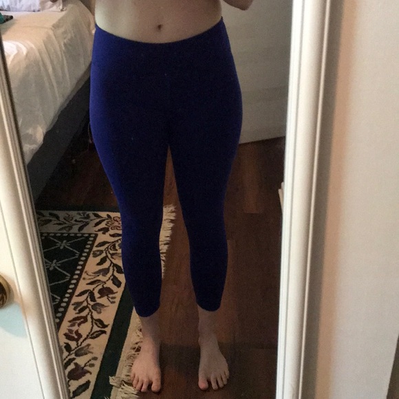 fabletics capri leggings - Picture 3 of 5